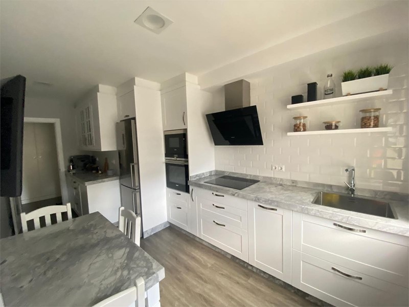 cocina lacada con encimera portobello
